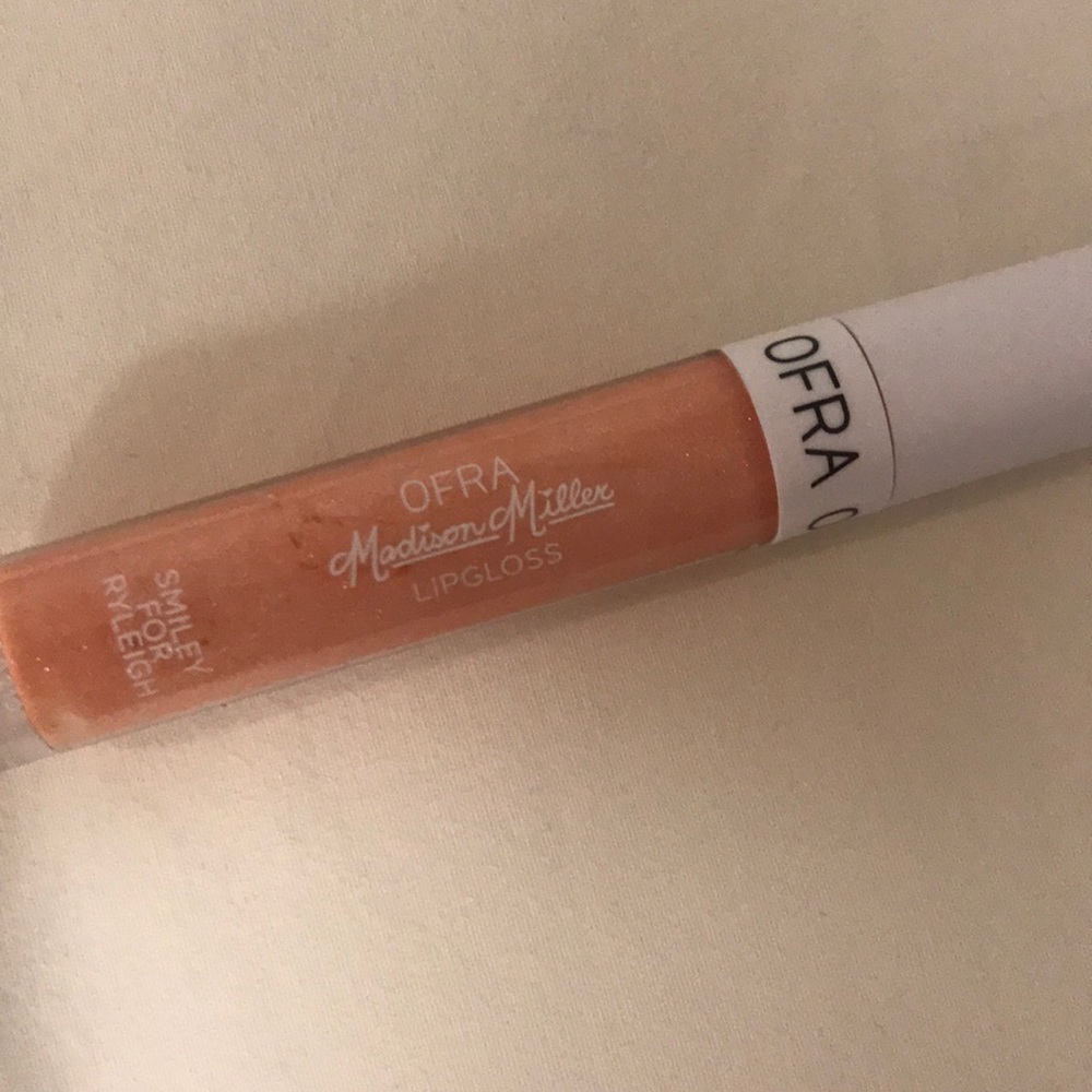 OFRA - Madison Miller SMILEY FOR RYLEIGH